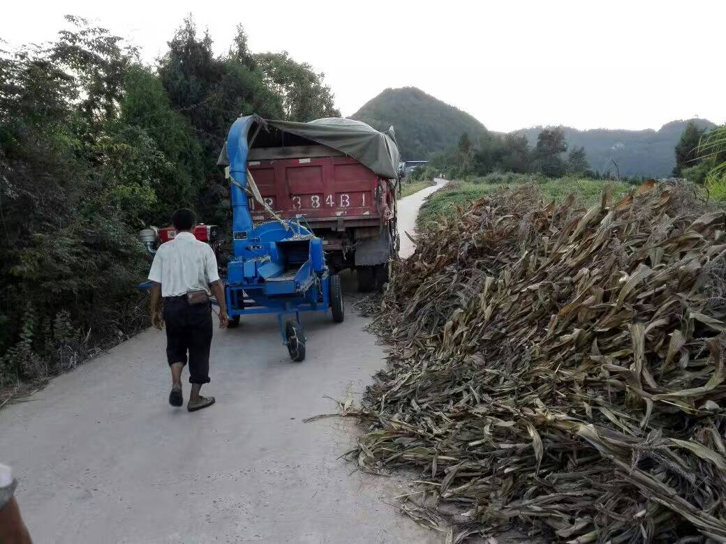 大型鍘草粉碎機(jī)多少錢一臺(tái)？秸稈鍘草機(jī)多少錢一臺(tái)？